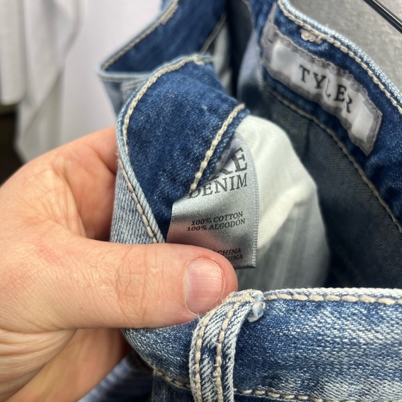 BKE Buckle Tyler Straight Leg Jeans Mens 33S Short Blue Denim Distressed 1938 - Picture 4 of 11